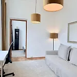 Tyzen39&38 Luxury Apartment