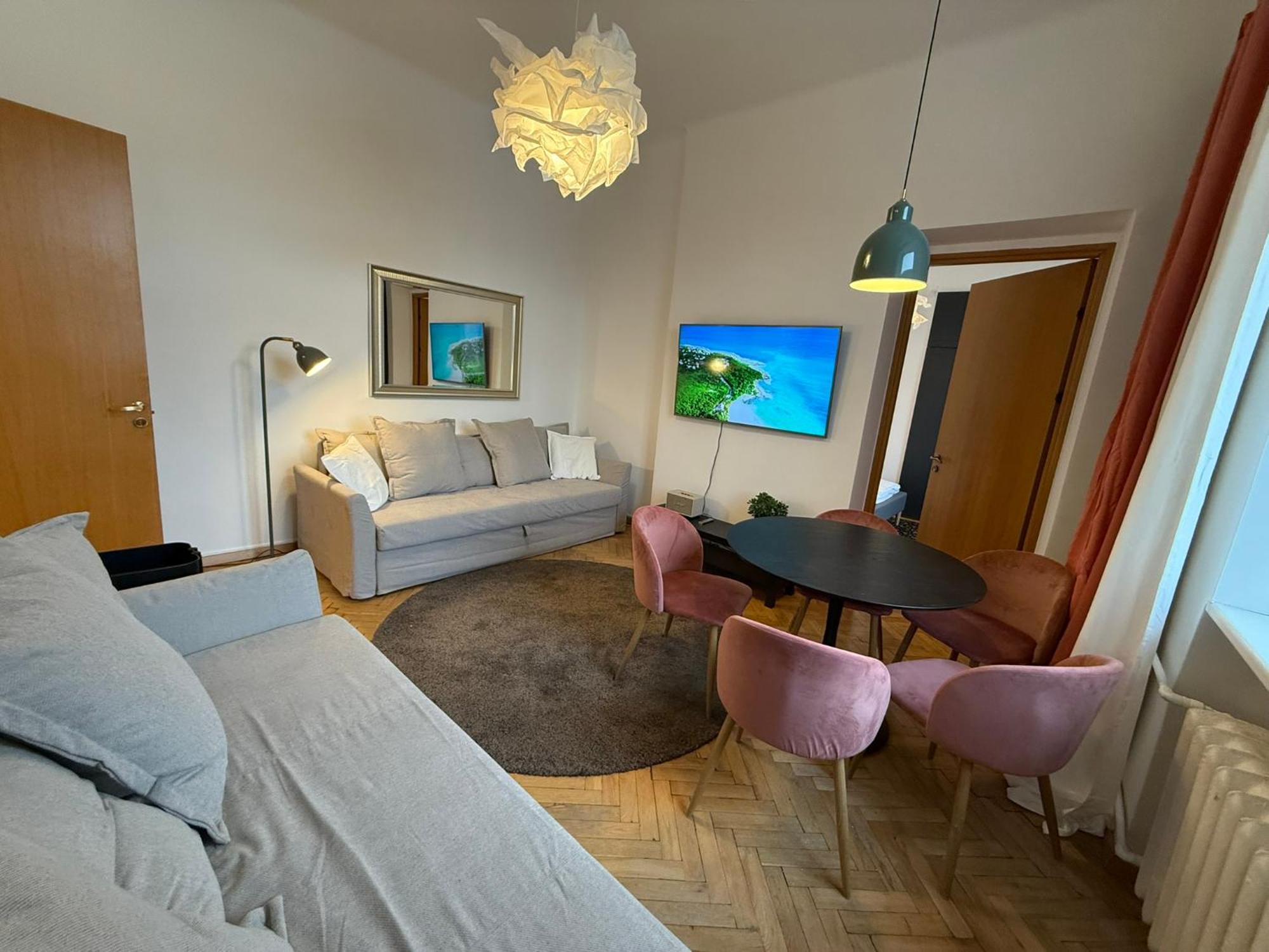 Tyzen39&38 Luxury Apartment *