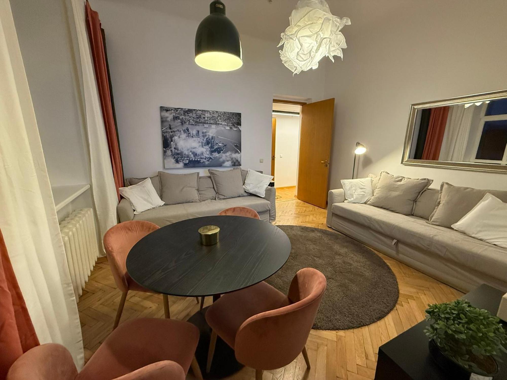 Tyzen39&38 Luxury Apartment *